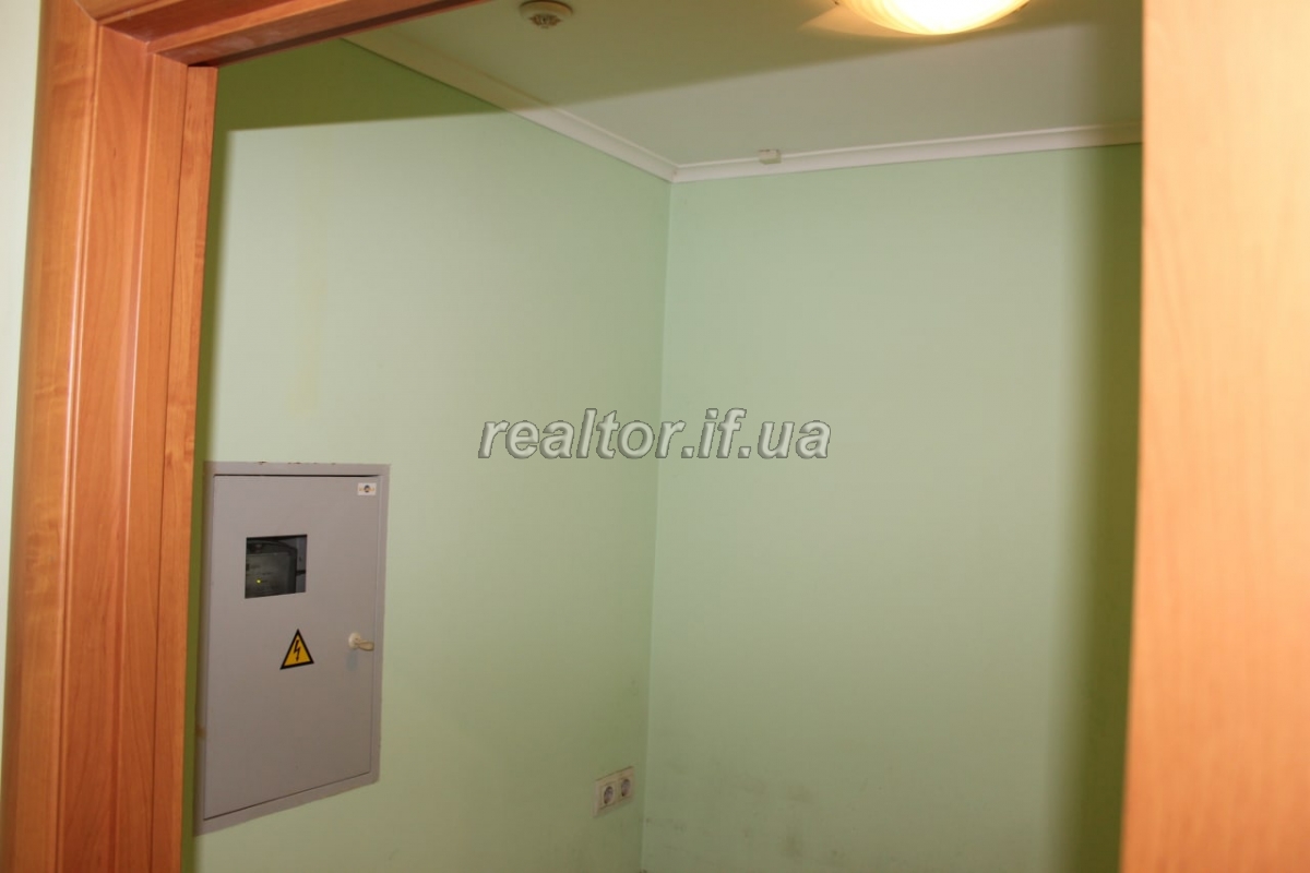 Zdayetsya_prymishchennya_vilnoho_pryznachennya_na_vulytsi_Zaliznychna_20963_3_1636362336.jpeg