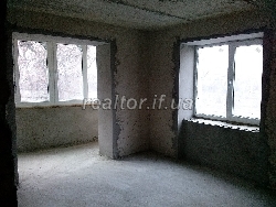 2-Zimmer-roh in der Mitte der Stadt, ruhig gelegen