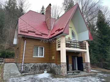 Budynok-dacha_v_Yaremchi_z_remontom_ta_meblyamy_v_samomu_lisi_23668_1_1742402517.jpeg