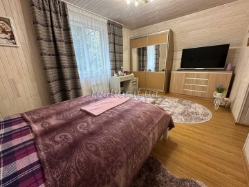 Budynok-dacha_v_Yaremchi_z_remontom_ta_meblyamy_v_samomu_lisi_23668_26_1742402523.jpeg