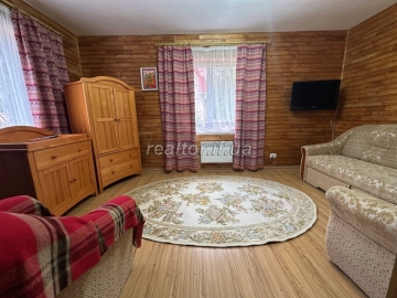 Budynok-dacha_v_Yaremchi_z_remontom_ta_meblyamy_v_samomu_lisi_23668_30_1742402524.jpeg