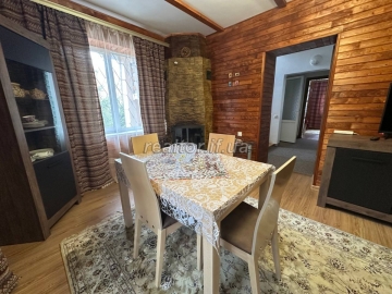 Budynok-dacha_v_Yaremchi_z_remontom_ta_meblyamy_v_samomu_lisi_23668_32_1742402524.jpeg