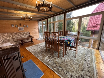 Budynok-dacha_v_Yaremchi_z_remontom_ta_meblyamy_v_samomu_lisi_23668_41_1742402526.jpeg
