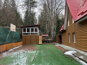 Budynok-dacha_v_Yaremchi_z_remontom_ta_meblyamy_v_samomu_lisi_23668_46_1742402528.jpeg