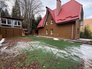 Budynok-dacha_v_Yaremchi_z_remontom_ta_meblyamy_v_samomu_lisi_23668_49_1742402528.jpeg