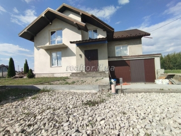 Budynok_z_velykoyu_zemelnoyu_dilyankoyu_ta_avtonomnymy_komunikatsiyamy_23208_7_1740670408.jpeg