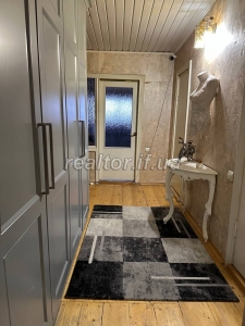 Dvorivneva_kvartyra_z_remontom_v_tsentri_mista_navproty_hotelyu_Nadiya_23570_11_1739370888.jpeg