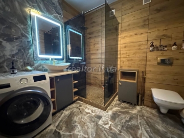 Dvorivneva_kvartyra_z_remontom_v_tsentri_mista_navproty_hotelyu_Nadiya_23570_21_1739370890.jpeg