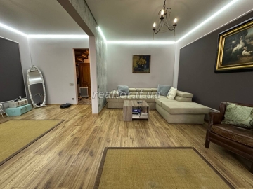 Dvorivneva_kvartyra_z_remontom_v_tsentri_mista_navproty_hotelyu_Nadiya_23570_24_1739370890.jpeg