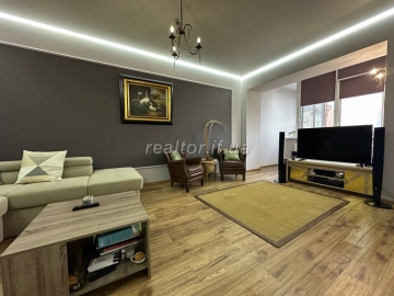 Dvorivneva_kvartyra_z_remontom_v_tsentri_mista_navproty_hotelyu_Nadiya_23570_29_1739370892.jpeg