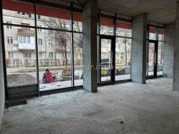 Fasadne_komertsiine_prymishchennya_vilnoho_pryznachennya_v_tsentralnii_chastyni_mista_23551_4_1738333912.jpeg