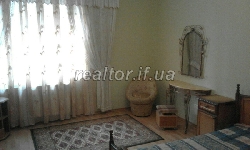 Beautiful two bedroom apartment in a new building in the center of the street Chornovil