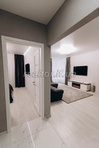 Komfortna_ta_rozkishna_2_kimnatna_kvartyra_premium_klasu_na_berezi_miskoho_ozera_22952_20_1734086711.jpeg