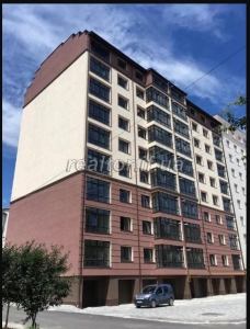 Квартира у зданій новобудові в центрі міста