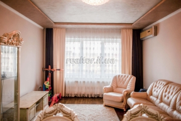 Apartment in the heart of the city away from the road with furniture and repair