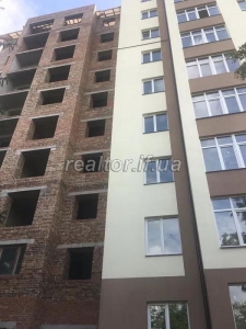 The apartment is within walking distance to the Taras Shevchenko Park