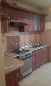 The apartment is in a residential building with renovation on Melnik Street