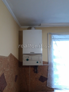 Apartment in a brick house with autonomous heating and furniture on the street Halytska