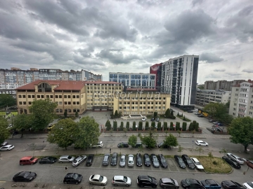 Kvartyra_v_tsentri_mista_navproty_universytetu_Korolya_Danyla_-_vulytsya_Konovaltsya_23805_2_1747636477.jpeg
