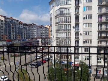 Квартира великої площі з гарним плануванням по вулиці Володимира Великого