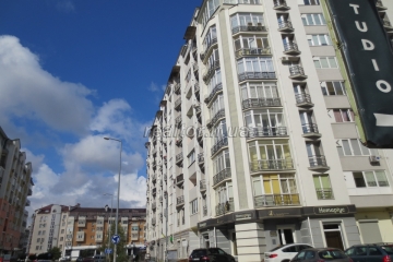 Квартира в центрі міста в обжитій новобудові по вулиці Володимира Великого
