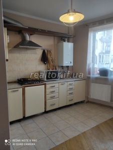 Apartment in the center of the city with renovated and partial furniture on Pidhiryanka Street