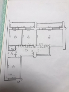 Apartment in a rented and inhabited house with rough work