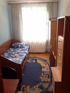 Квартира великої площі та автономним опаленням на хорошому поверсі