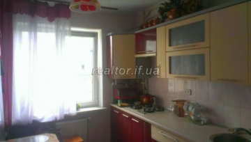 Квартира з автономним опаленням та свіжим ремонтом по вулиці Целевича
