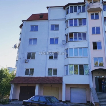 An apartment with a great view of the city lake