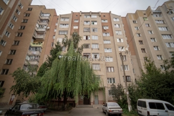 Квартира з гарним плануванням та індивідуальним опаленням по вулиці Хіміків