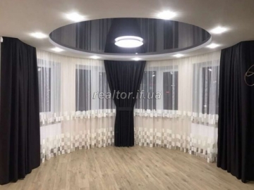 Apartment mit raffinierten europäischen Stil Renovierung in dem neuen Gebäude an der Straße Galitsky