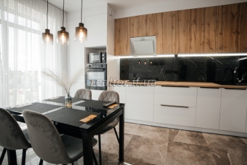 New two-room apartment with design renovation in Lypka residential complex