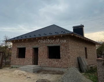 Verkauf eines Hauses im Rohzustand im Dorf Kryhivtsi