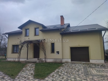 Rent a nice house with a garage next to Ivano Frankivska