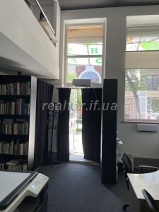 Rent commercial space in the center of Ivano-Frankivsk on the street. Shevchenko