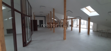 Office for rent in the central part of the city with a beautiful view