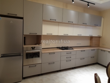 Rent a mansion in Ugorniki with modern renovation