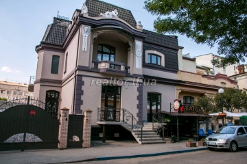 Premises for rent in the center of Chopin Street