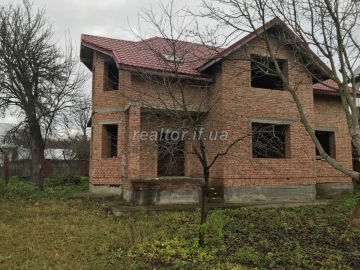 Особняк у Вовчинцях в стані сирця
