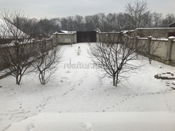 Особняк в Крихівцях по вулиці Набережній