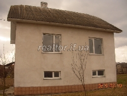 Продам двоповерховий особняк в селі Угринів