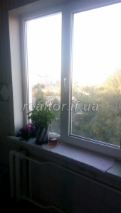 Продається 1 кімнатна квартира без ремонту по вулиці Героїв УПА в районі Кобзарика