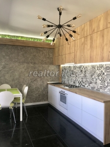 A 1-room apartment is for sale, ready for living on Zaliznychna Street