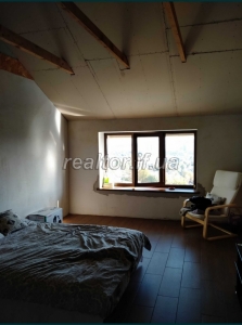 For sale 1 bedroom attic apartment with partial renovation on the street Konovalets