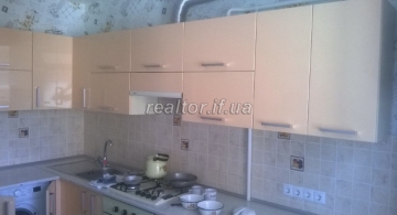 Продається 1 кімнатна квартира на середньому поверсі по вулиці Побутова