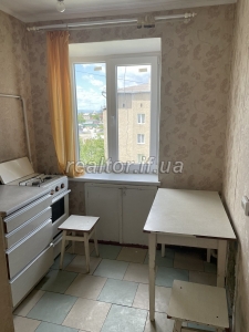 Продается 1 комнатная квартира по улице Довженко без ремонта.