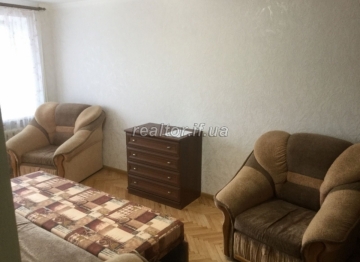 1-Zimmer-Wohnung zum Verkauf im Stadtzentrum in der Berehova-Straße