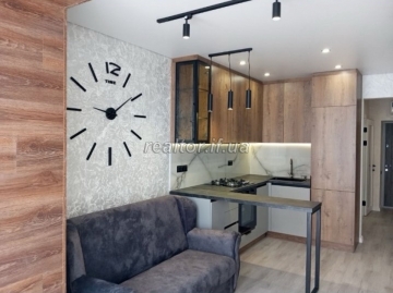 Продается 1 комнатная квартира в центре города в ЖК Княгинин с ремонтом и мебелью.