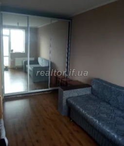 For sale 1 bedroom apartment in a quiet and peaceful area on Podpecherska Street